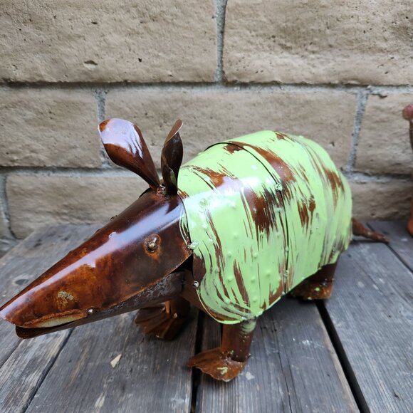 LARGE 22" Armadillo Rustic Metal Art Yard Decoration Garden Statue - Picture 4 of 5